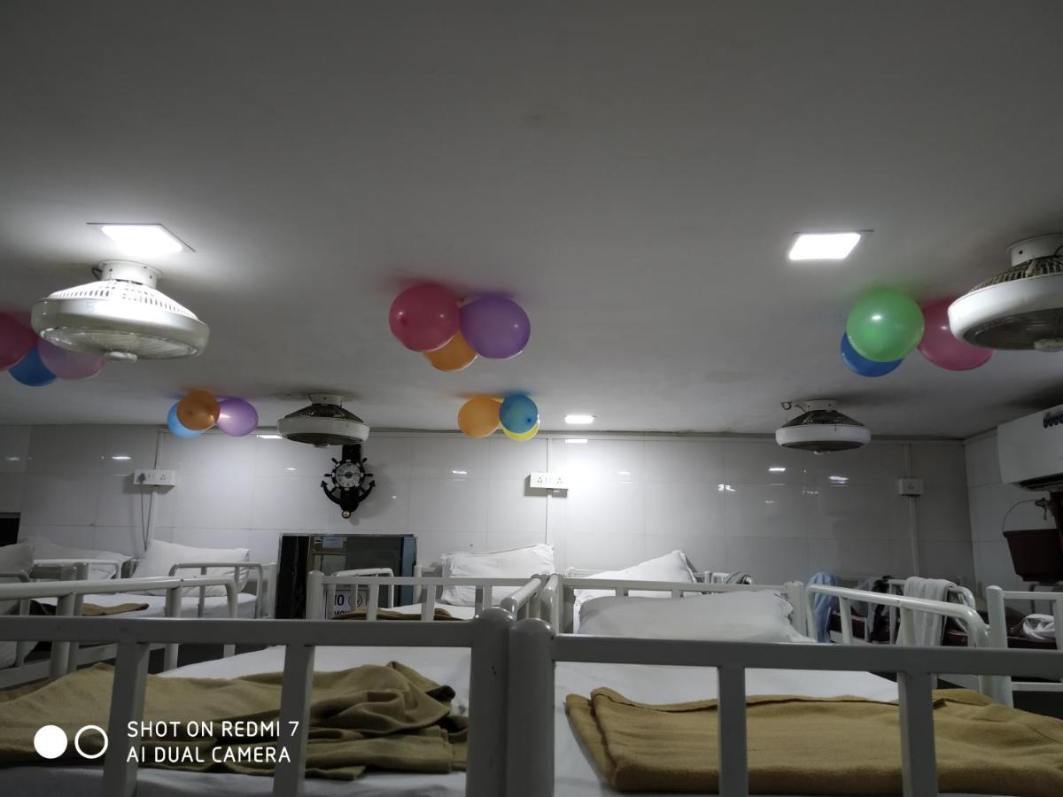 Star Dormitory Mumbai Dış mekan fotoğraf